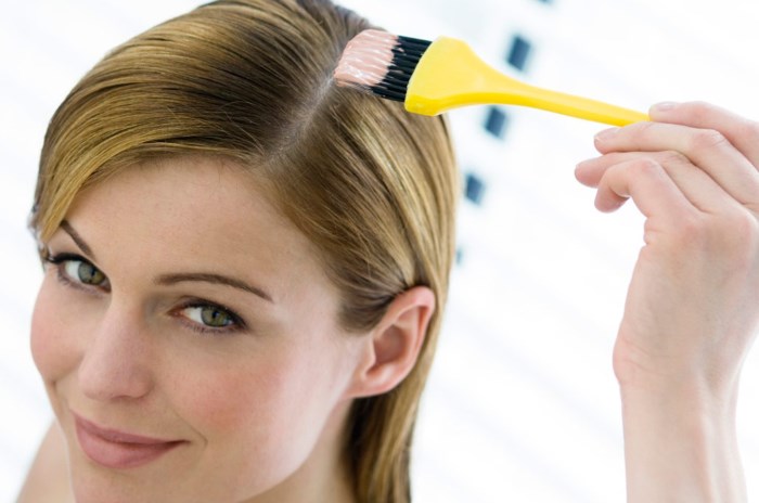Olejek łopianowy do włosów. Sposób użycia, sposób aplikacji, zdjęcia, recenzje