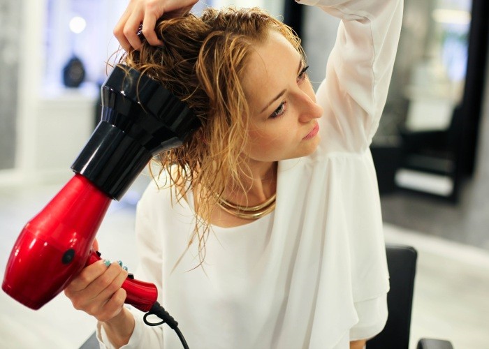Fryzury dla średnich włosów zrób to sam. Instrukcje krok po kroku dotyczące prostych fryzur w 5 minut w domu