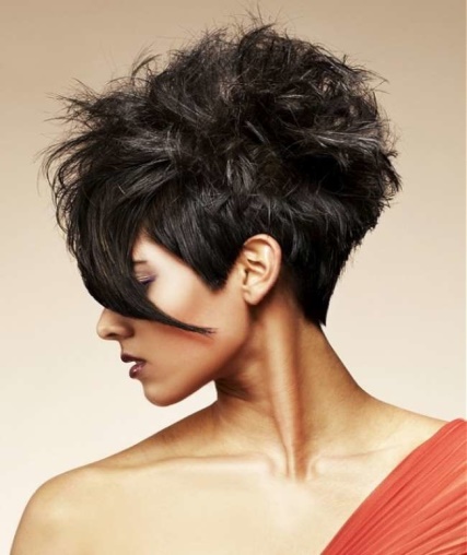 Haircut Gavroche pre krátke vlasy pre ženy. Ako to vyzerá, kto sa hodí, styling. Foto, pohľad spredu a zozadu