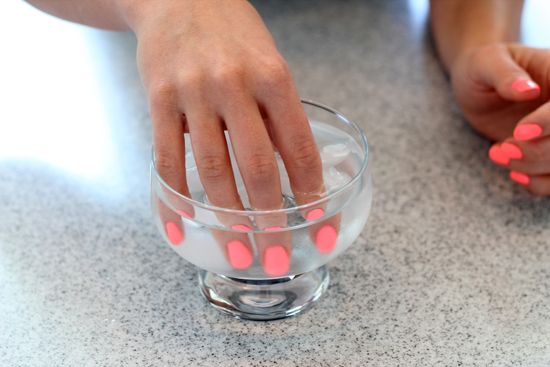 Jak etapami budować paznokcie żelowe dla początkujących w domu