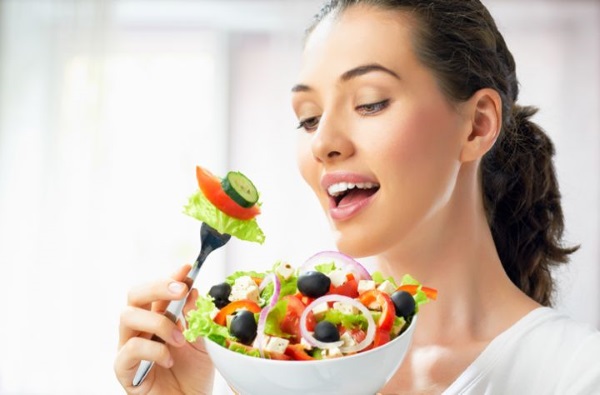 Chế độ ăn uống, thực đơn cho phụ nữ trong một tuần để giảm cân, khi tập thể hình