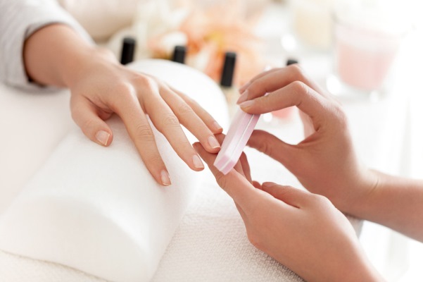 Japanese manicure: ano ito, P-lumiwanag, Masura, mga hanay at teknolohiya nang sunud-sunod sa isang larawan
