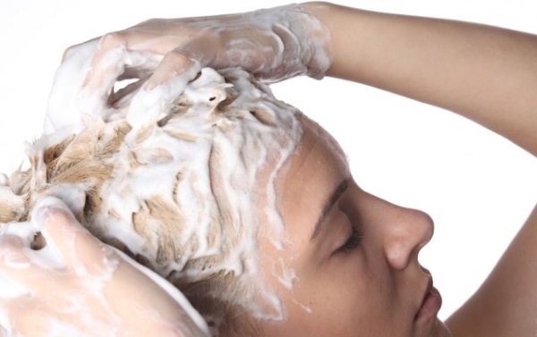 Nối tóc bằng băng: ưu và nhược điểm, đánh giá, hậu quả, giá cả. Sửa chữa và chăm sóc