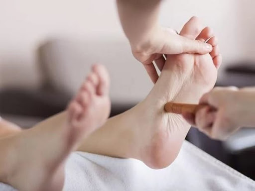 Punkty akupunktury na ludzkiej stopie. Układ lewej, prawej nogi