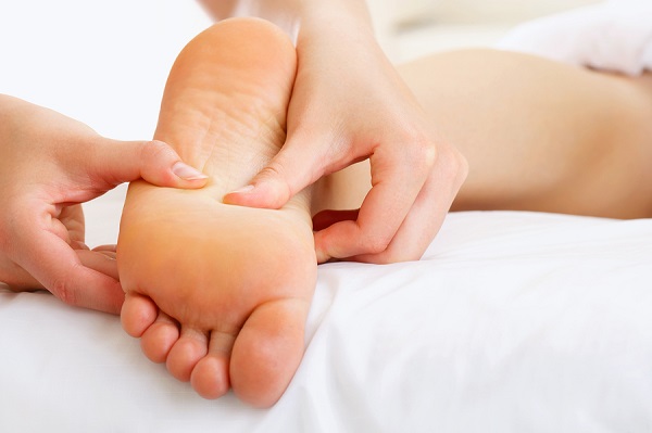 Punkty akupunktury na ludzkiej stopie. Układ lewej, prawej nogi